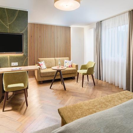 Parkhotel Gueldene Berge Вайсенфельс Экстерьер фото