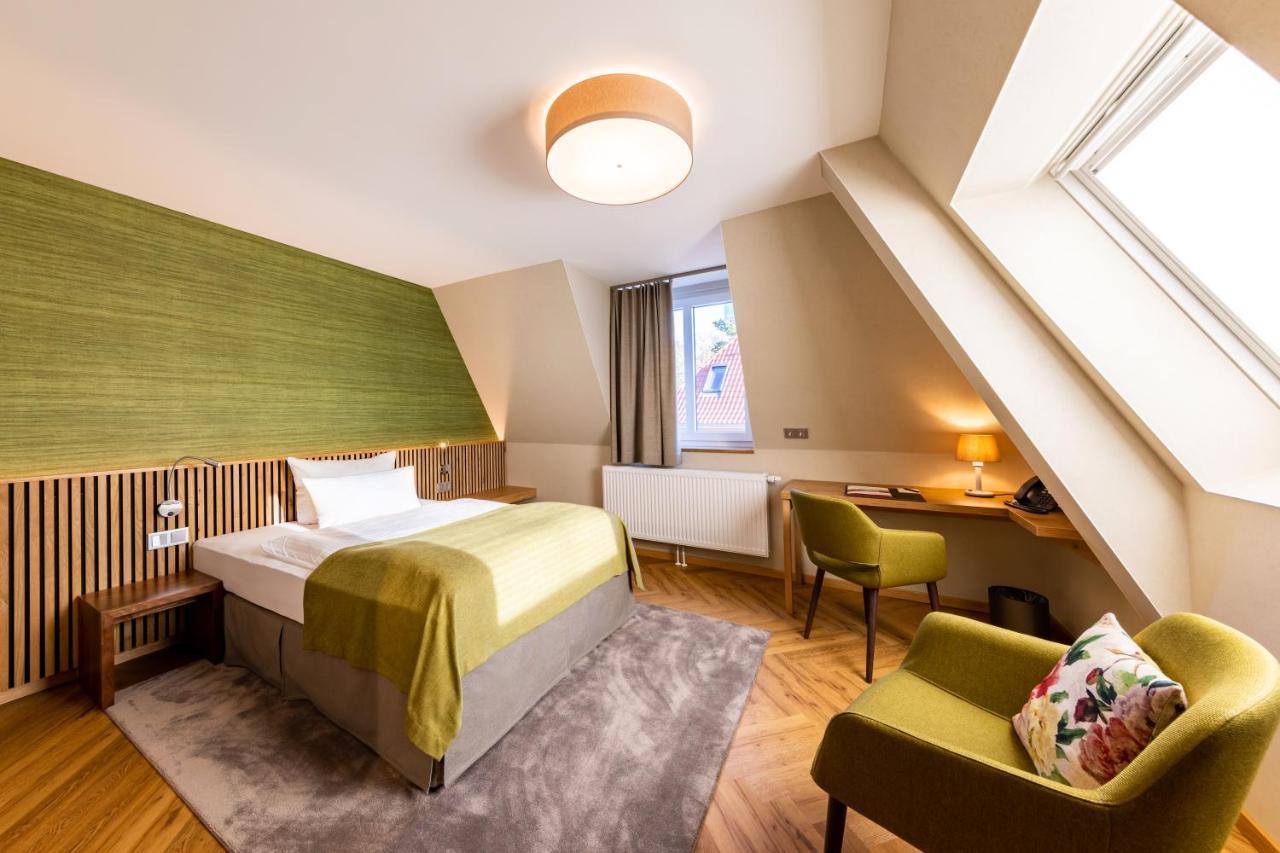 Parkhotel Gueldene Berge Вайсенфельс Экстерьер фото
