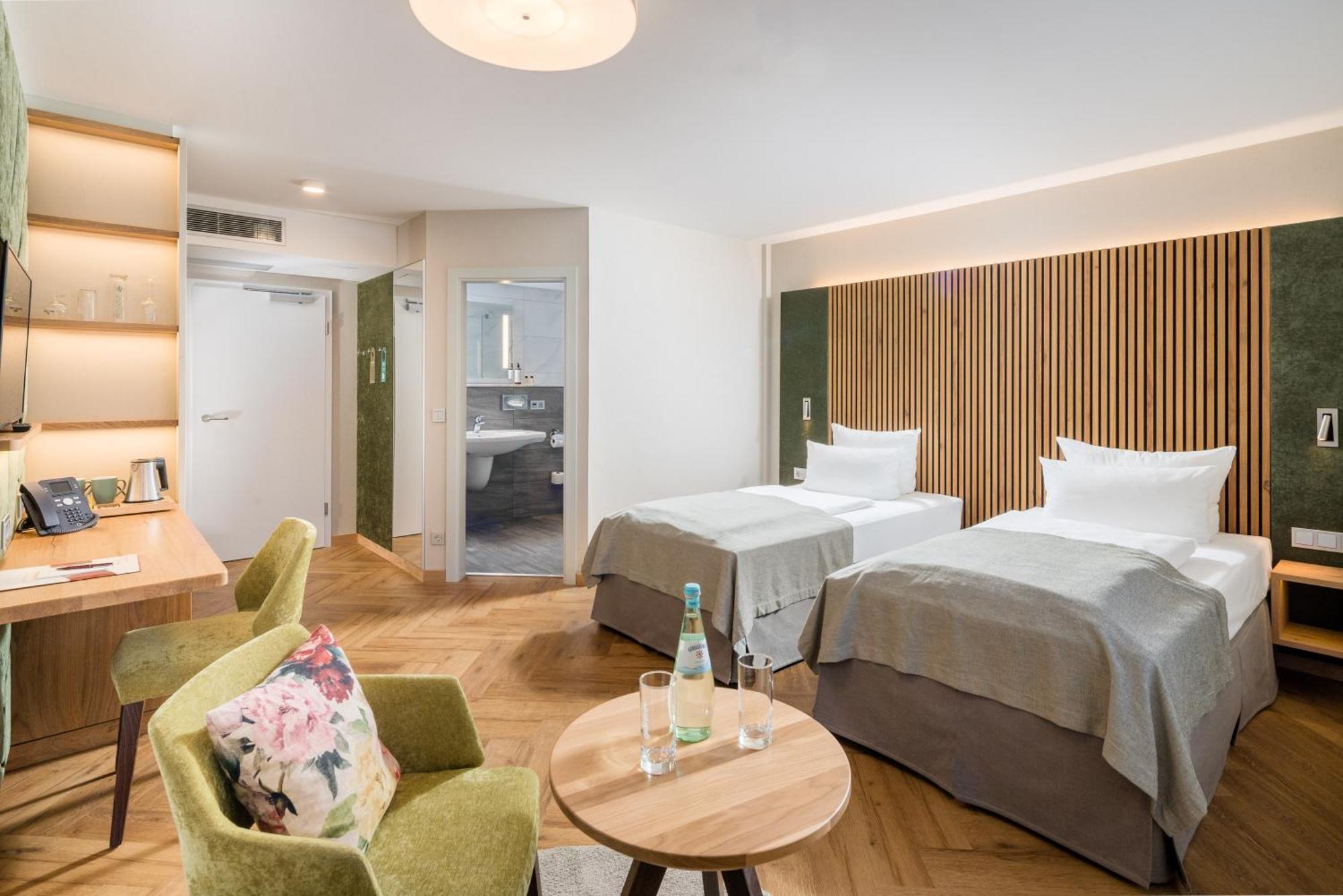 Parkhotel Gueldene Berge Вайсенфельс Экстерьер фото