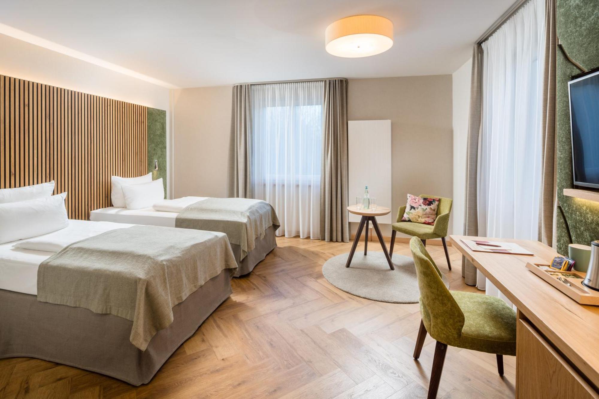 Parkhotel Gueldene Berge Вайсенфельс Экстерьер фото