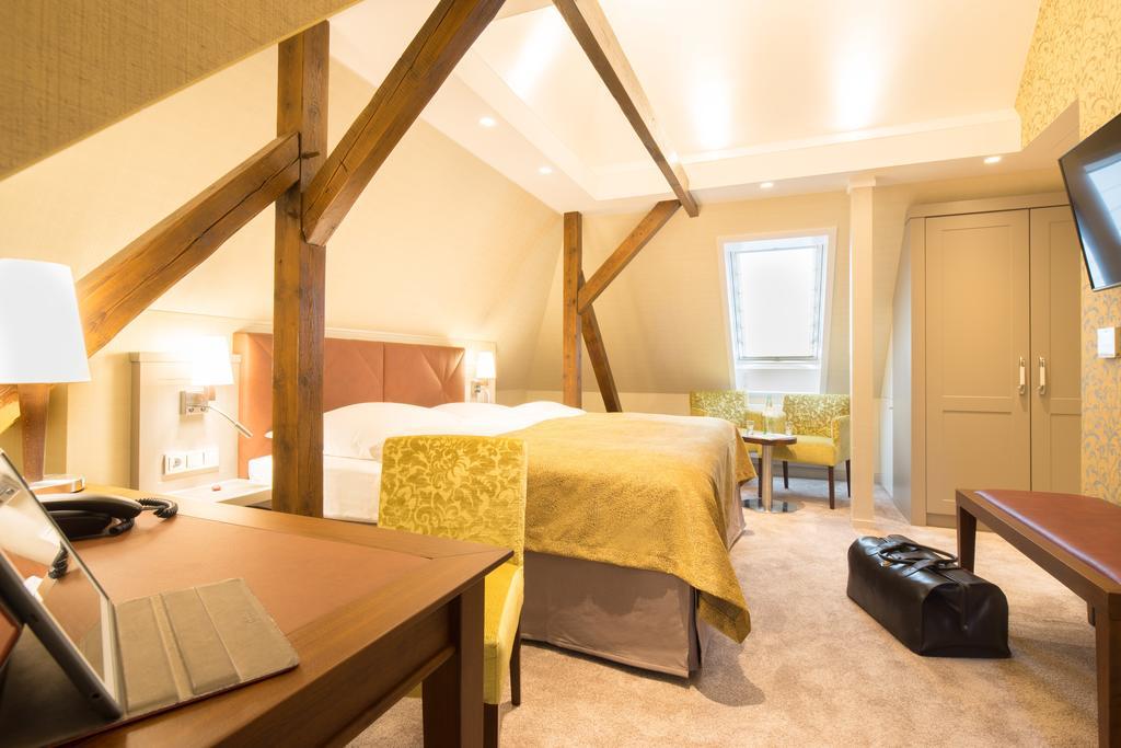 Parkhotel Gueldene Berge Вайсенфельс Номер фото