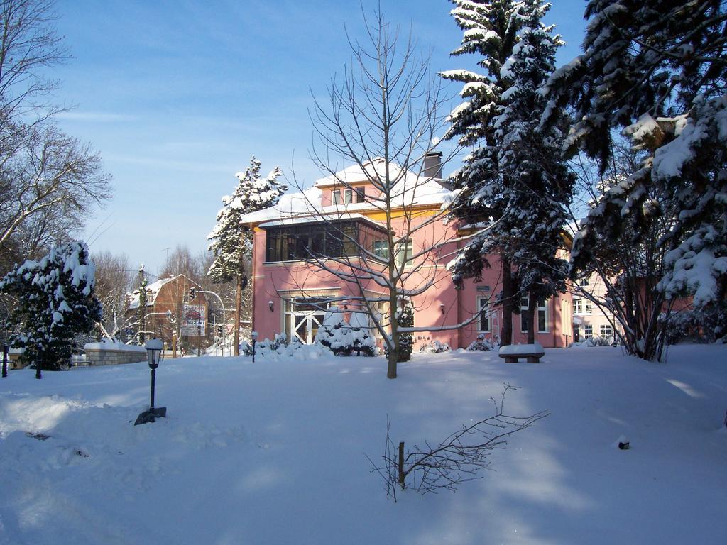 Parkhotel Gueldene Berge Вайсенфельс Экстерьер фото